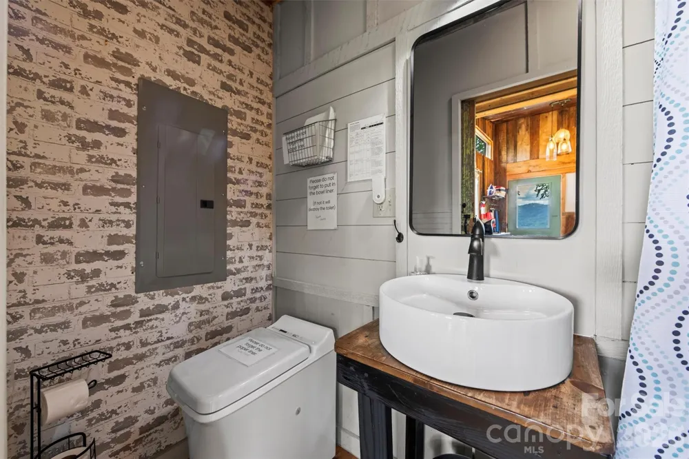 553 Paradise Mountain Road Canton, NC 28716