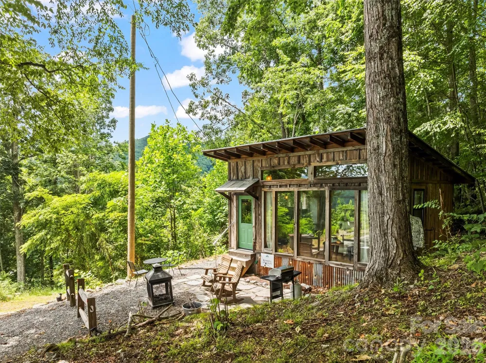 553 Paradise Mountain Road Canton, NC 28716