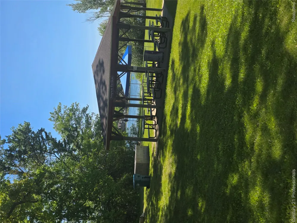 VL Rio Vista Commerce Charter Township, MI 48382