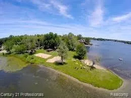 VL Rio Vista Commerce Charter Township, MI 48382