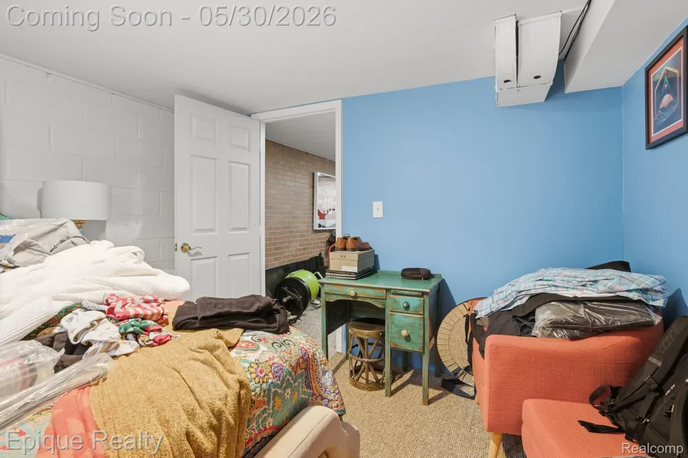 29087 Howard Avenue Madison Heights City, MI 48071