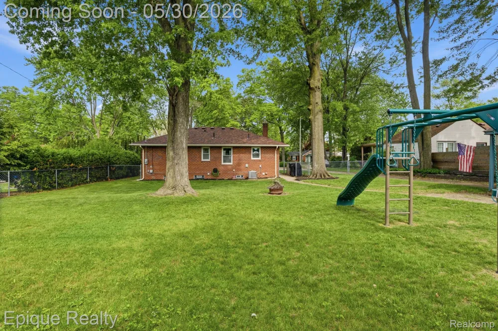 29087 Howard Avenue Madison Heights City, MI 48071