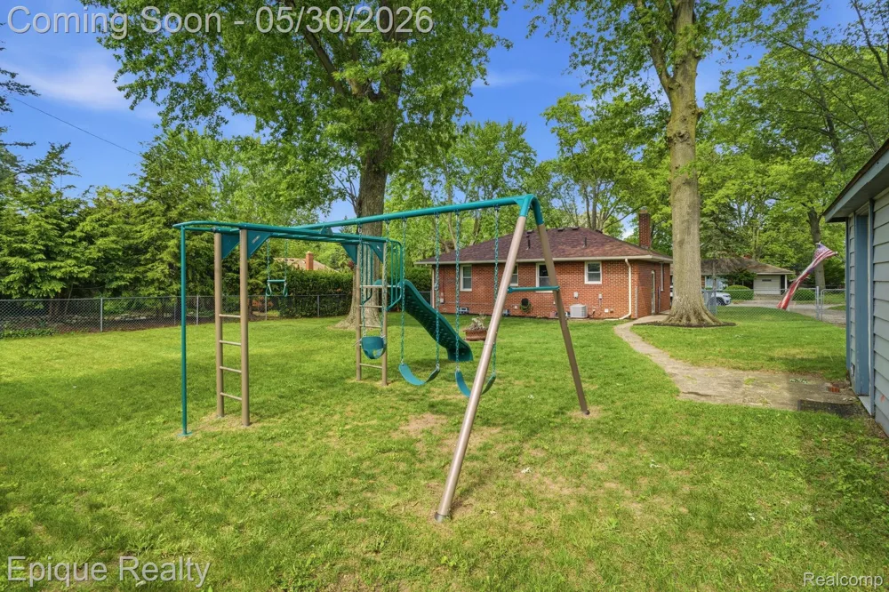 29087 Howard Avenue Madison Heights City, MI 48071