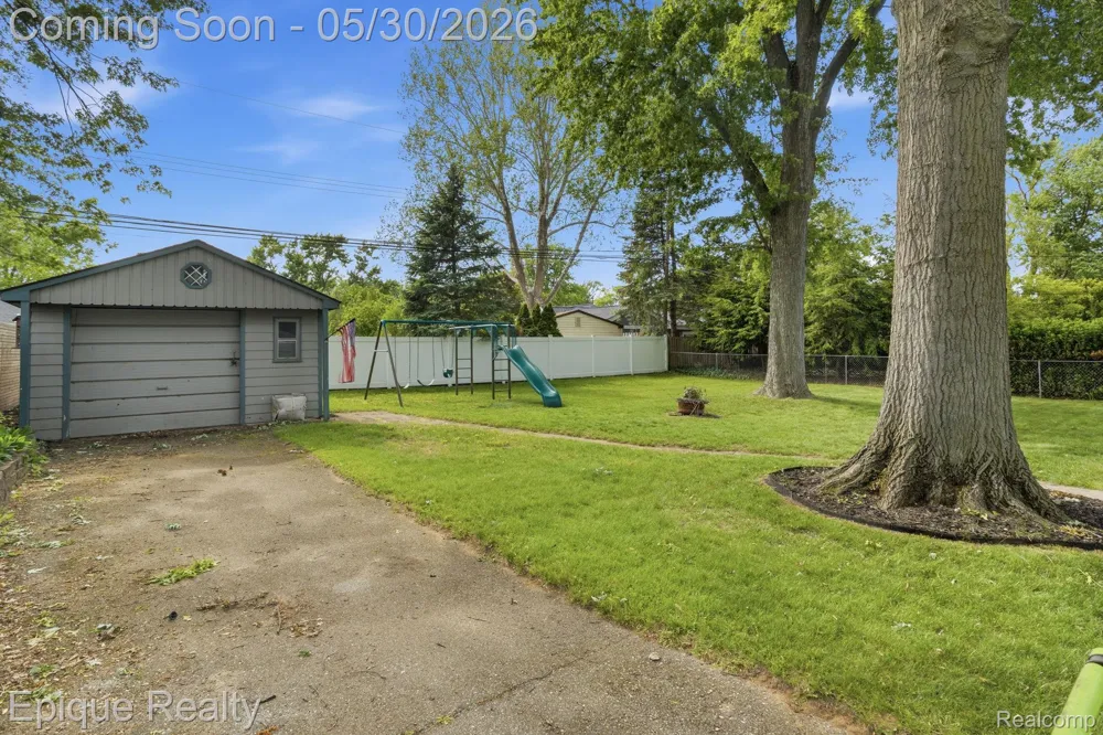 29087 Howard Avenue Madison Heights City, MI 48071