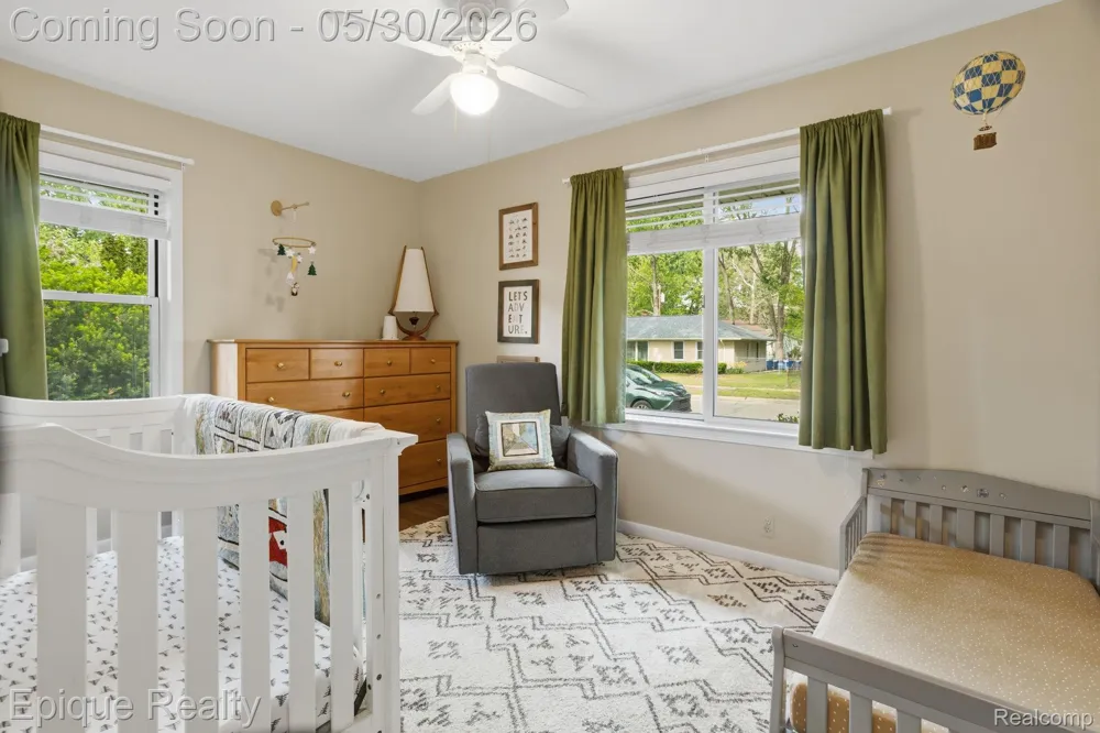 29087 Howard Avenue Madison Heights City, MI 48071