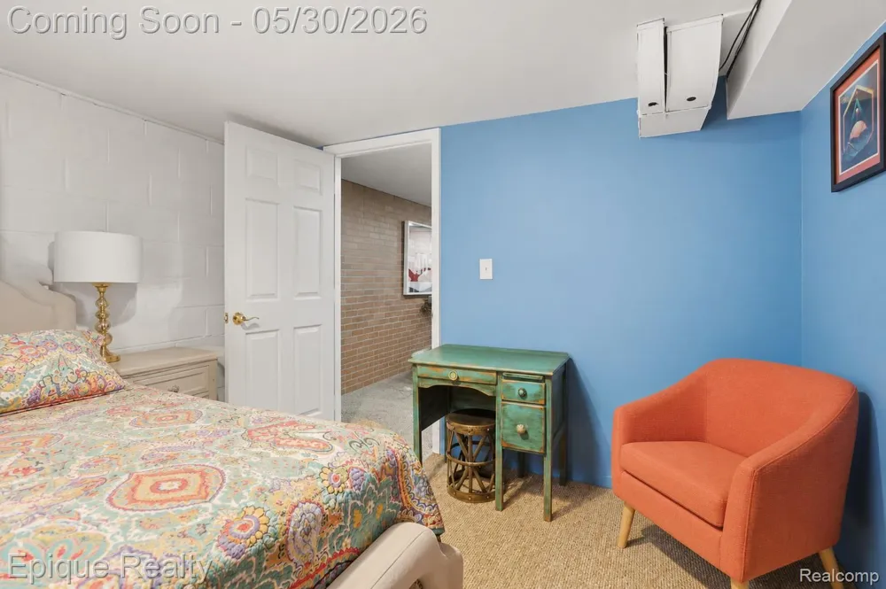 29087 Howard Avenue Madison Heights City, MI 48071