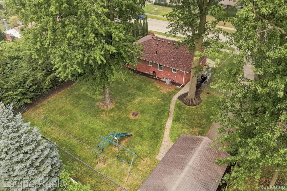29087 Howard Avenue Madison Heights City, MI 48071