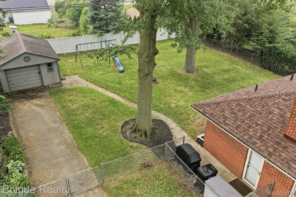 29087 Howard Avenue Madison Heights City, MI 48071