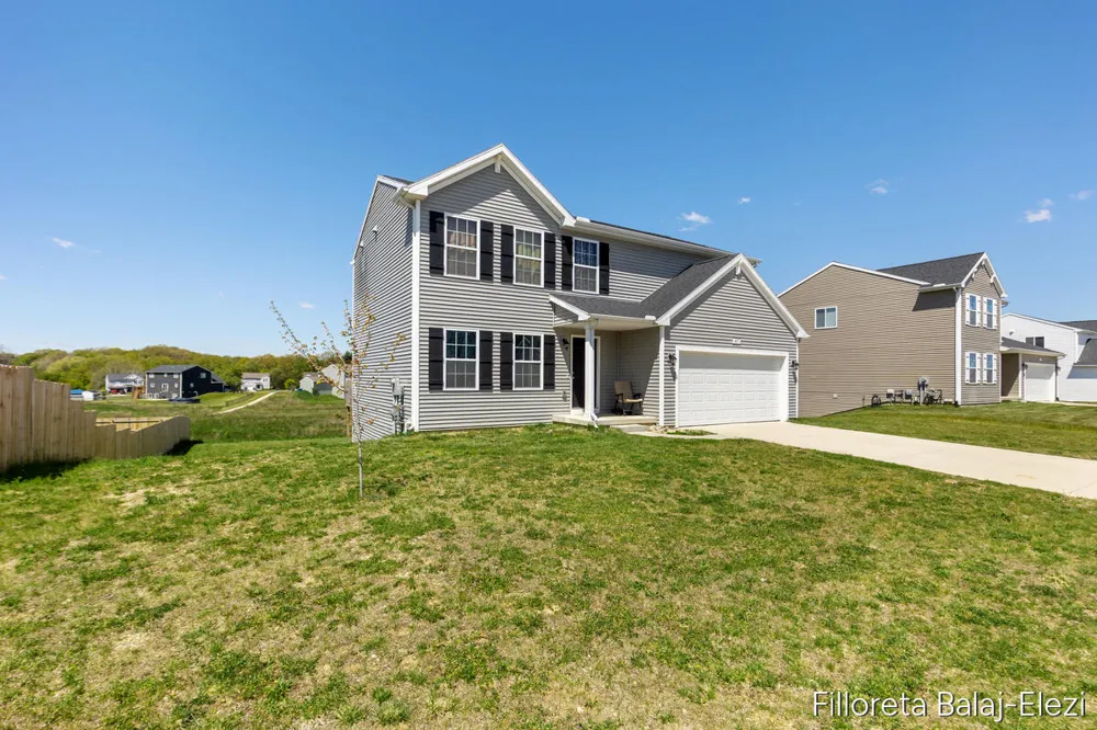 467 Oak View Drive Middleville, MI 49333