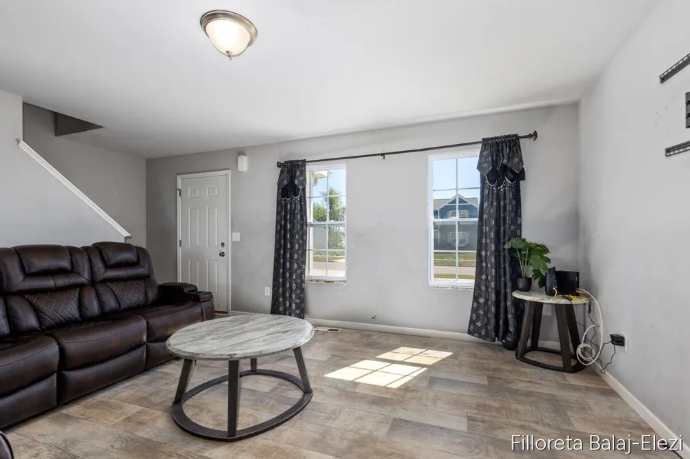 467 Oak View Drive Middleville, MI 49333