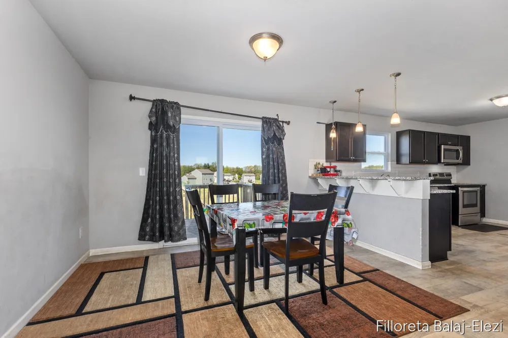 467 Oak View Drive Middleville, MI 49333