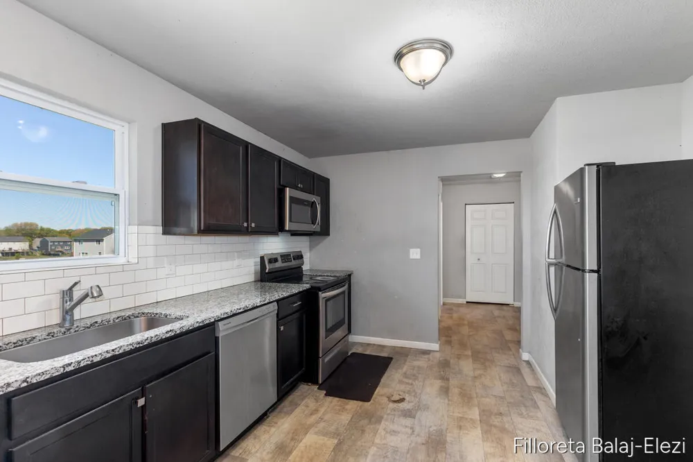 467 Oak View Drive Middleville, MI 49333