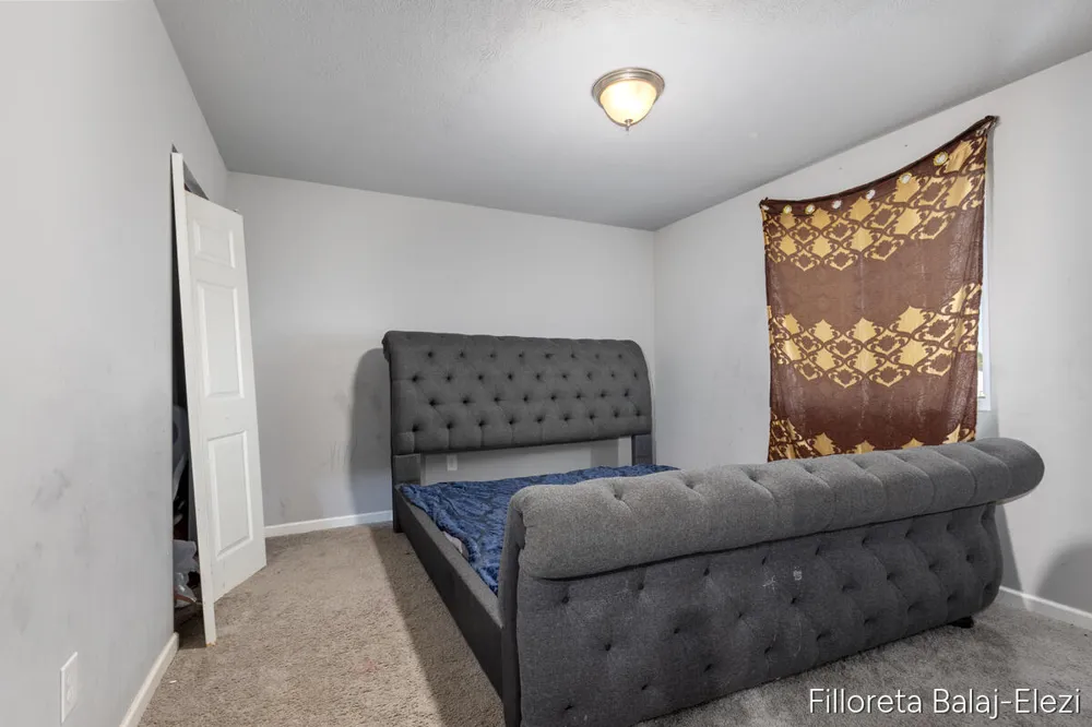 467 Oak View Drive Middleville, MI 49333