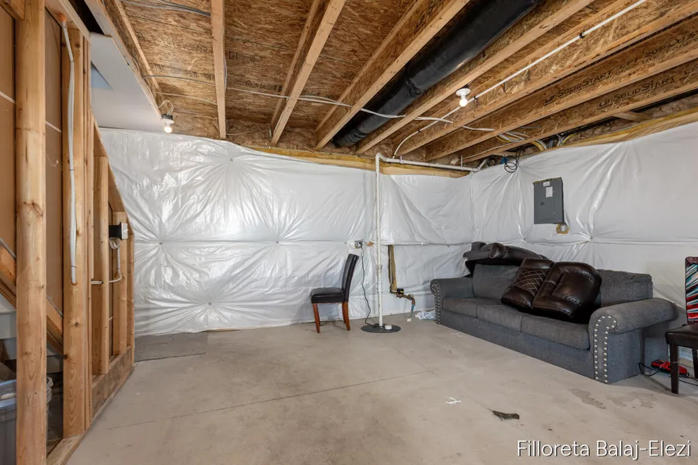 467 Oak View Drive Middleville, MI 49333