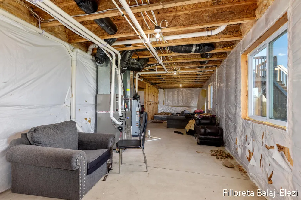 467 Oak View Drive Middleville, MI 49333