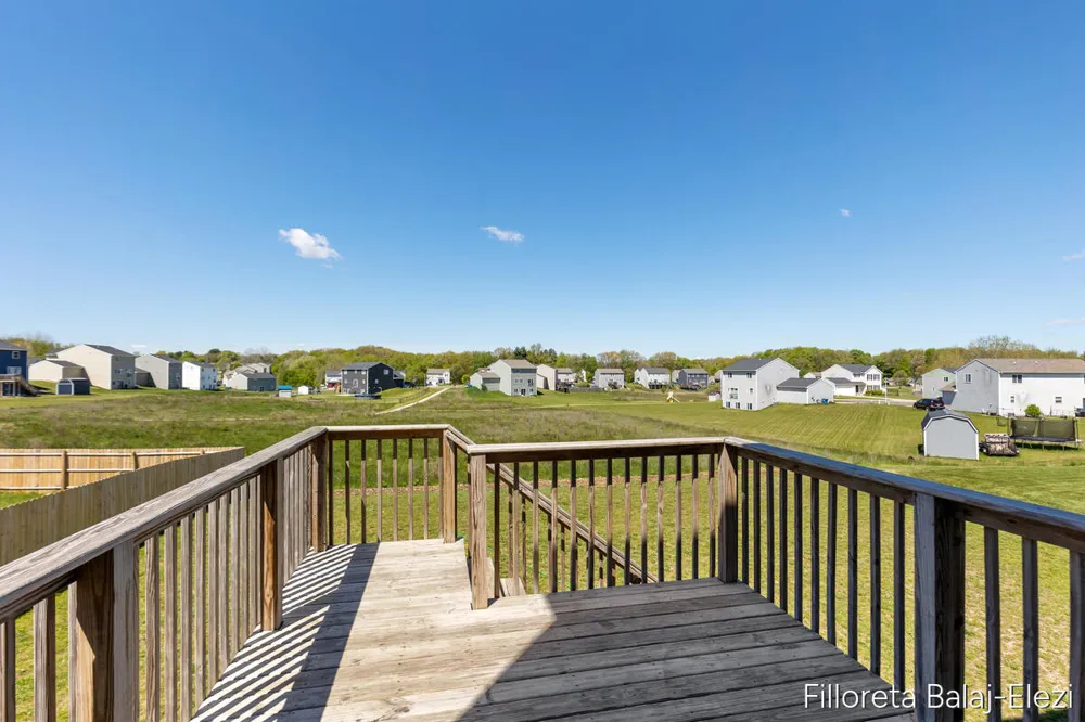 467 Oak View Drive Middleville, MI 49333