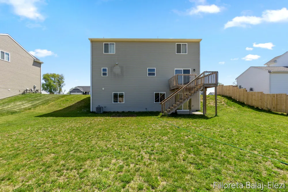 467 Oak View Drive Middleville, MI 49333