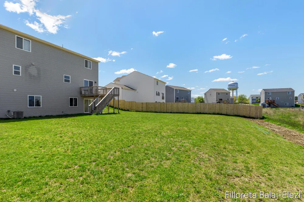 467 Oak View Drive Middleville, MI 49333