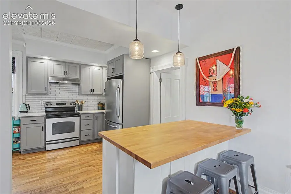 60 Waltham Avenue Manitou Springs, CO 80829