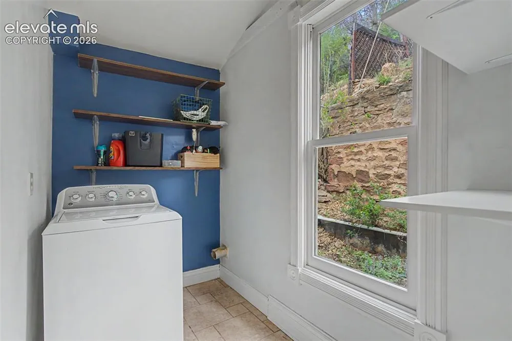 60 Waltham Avenue Manitou Springs, CO 80829
