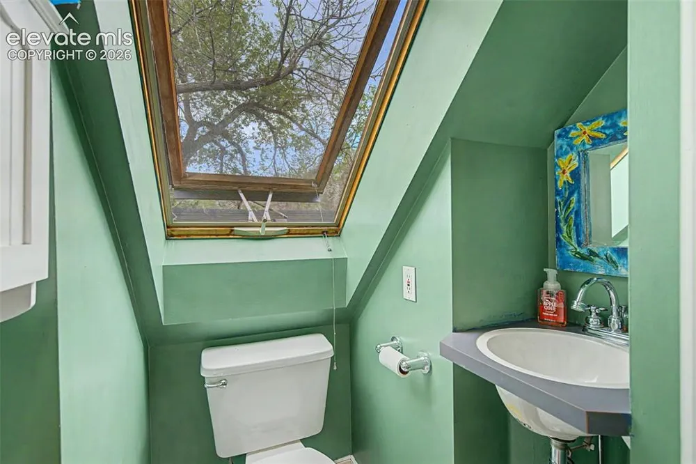 60 Waltham Avenue Manitou Springs, CO 80829