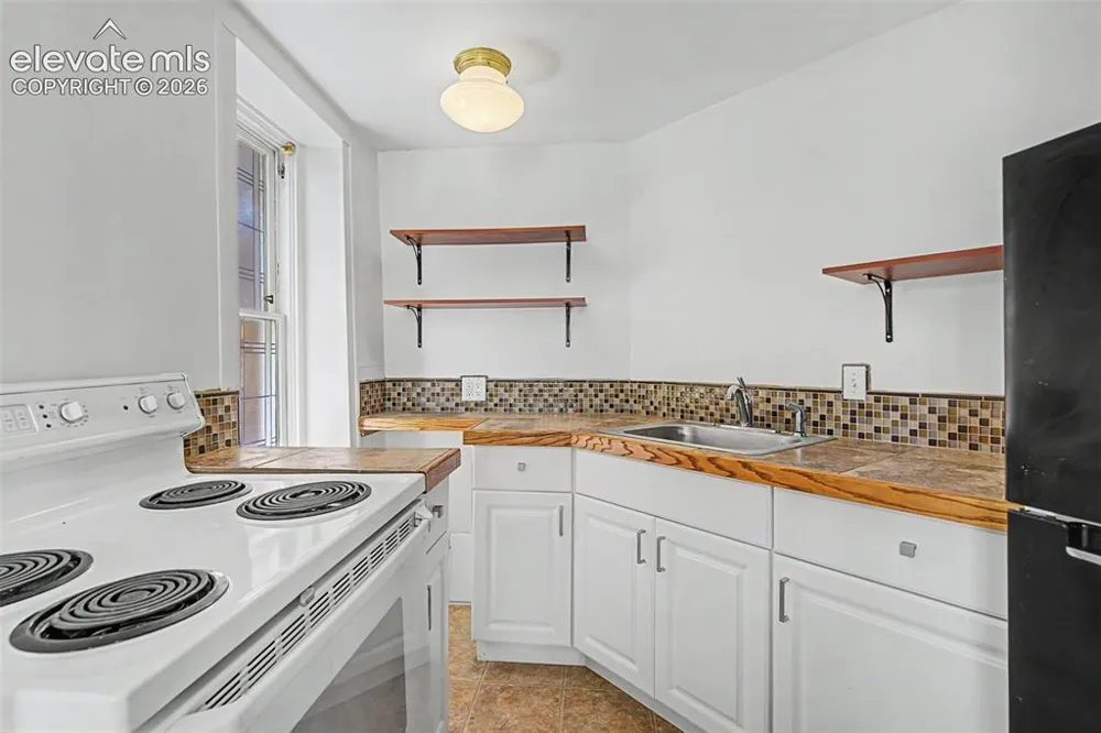 60 Waltham Avenue Manitou Springs, CO 80829