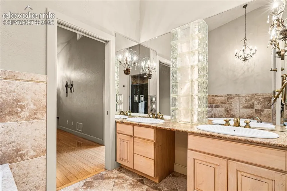 50 Aberdeen Bluff Pueblo, CO 81004