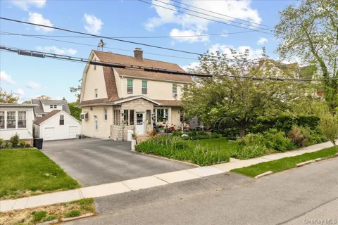 27 Faneuil Place
