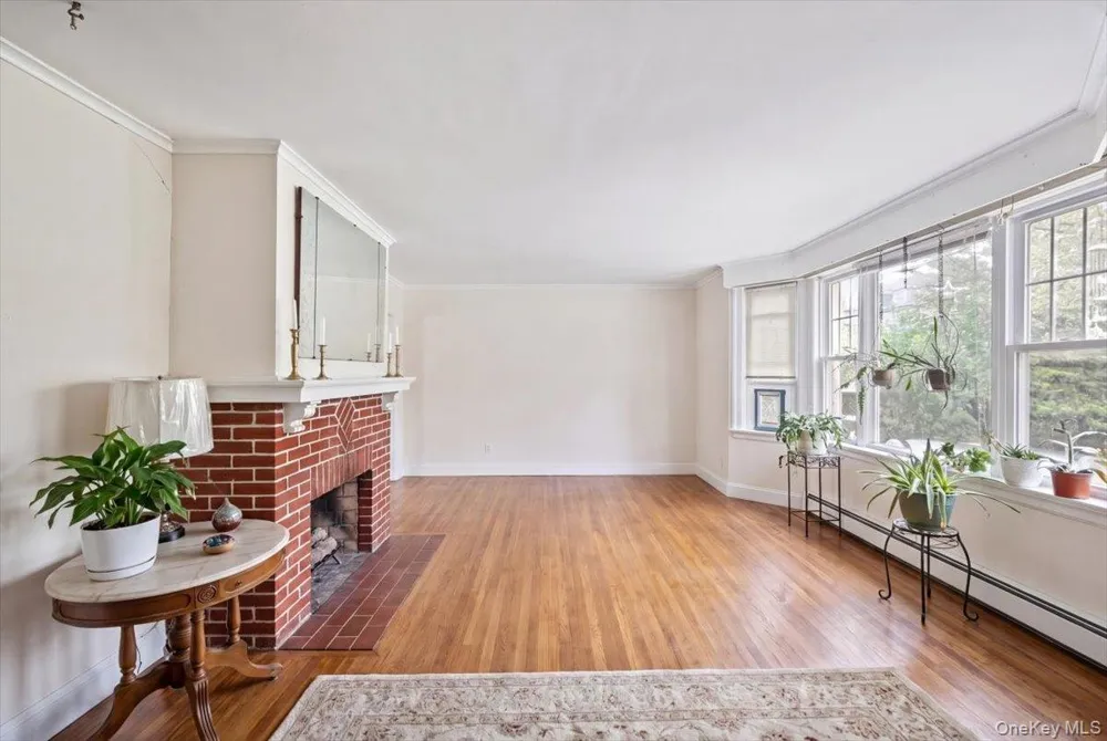 27 Faneuil Place New Rochelle, NY 10801