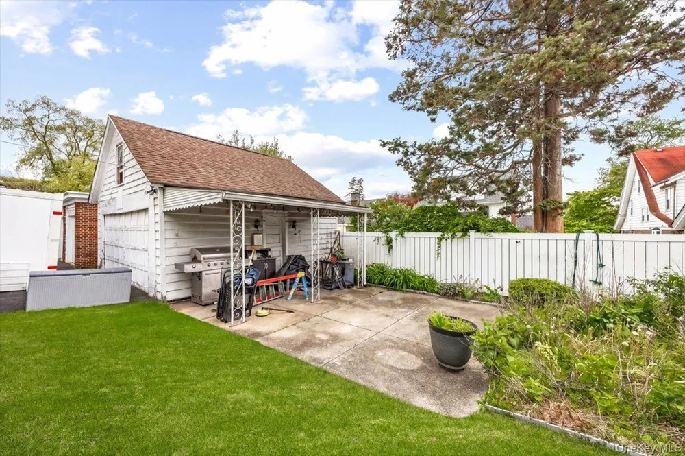 27 Faneuil Place New Rochelle, NY 10801