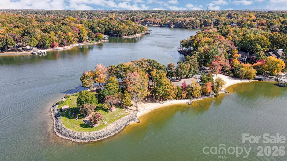 2084 Calloway Pines Drive Tega Cay, SC 29708