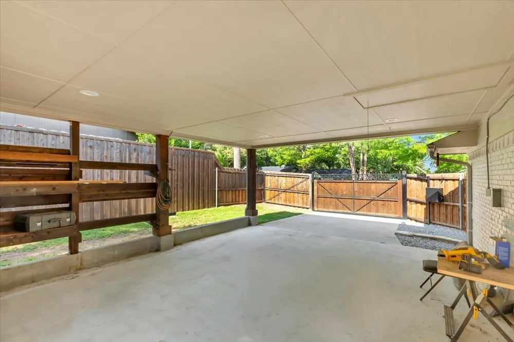 1943 Camelot Drive Grapevine, TX 76051