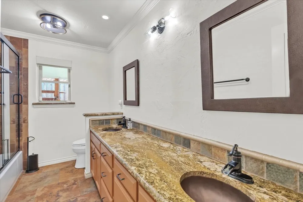1943 Camelot Drive Grapevine, TX 76051