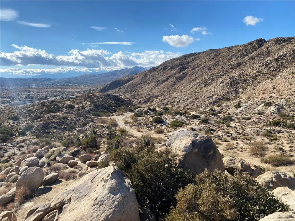 5952913 Palm Yucca Valley, CA 92284
