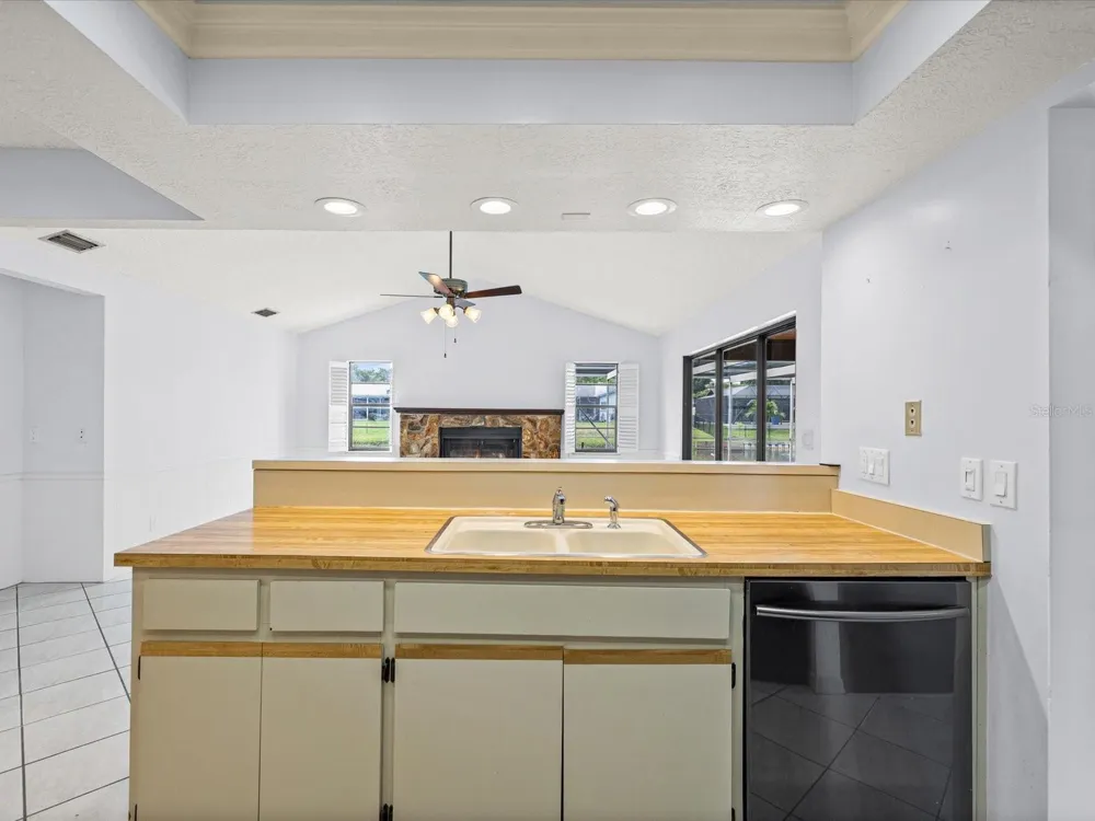 10843 HARBORSIDE DRIVE Largo, FL 33773