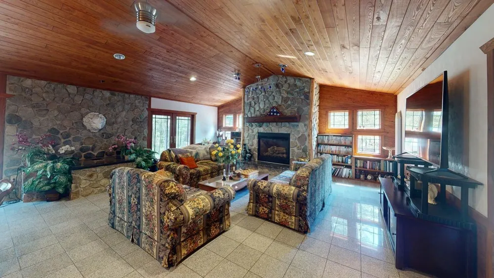 1505 Moorhead Road Cloquet, MN 55720