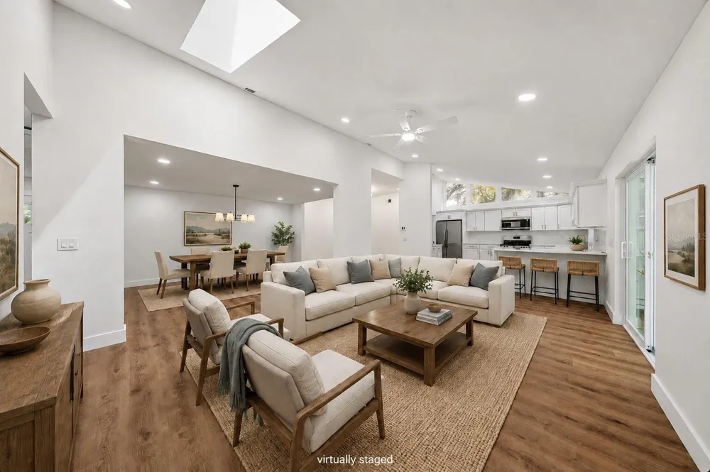 2104 DOEFIELD COURT Valrico, FL 33596