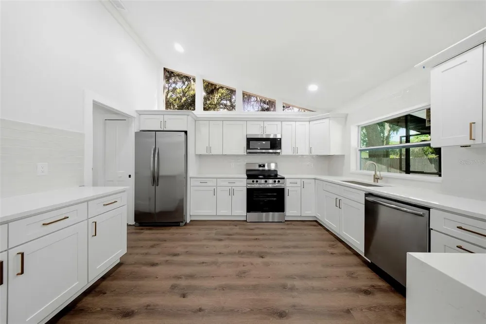 2104 DOEFIELD COURT Valrico, FL 33596