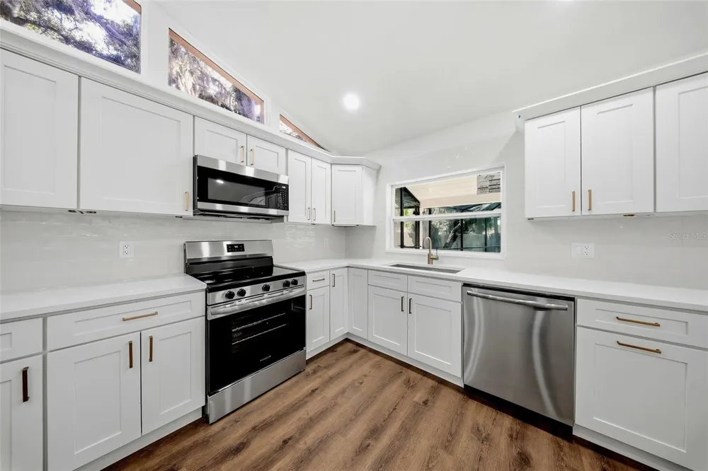 2104 DOEFIELD COURT Valrico, FL 33596