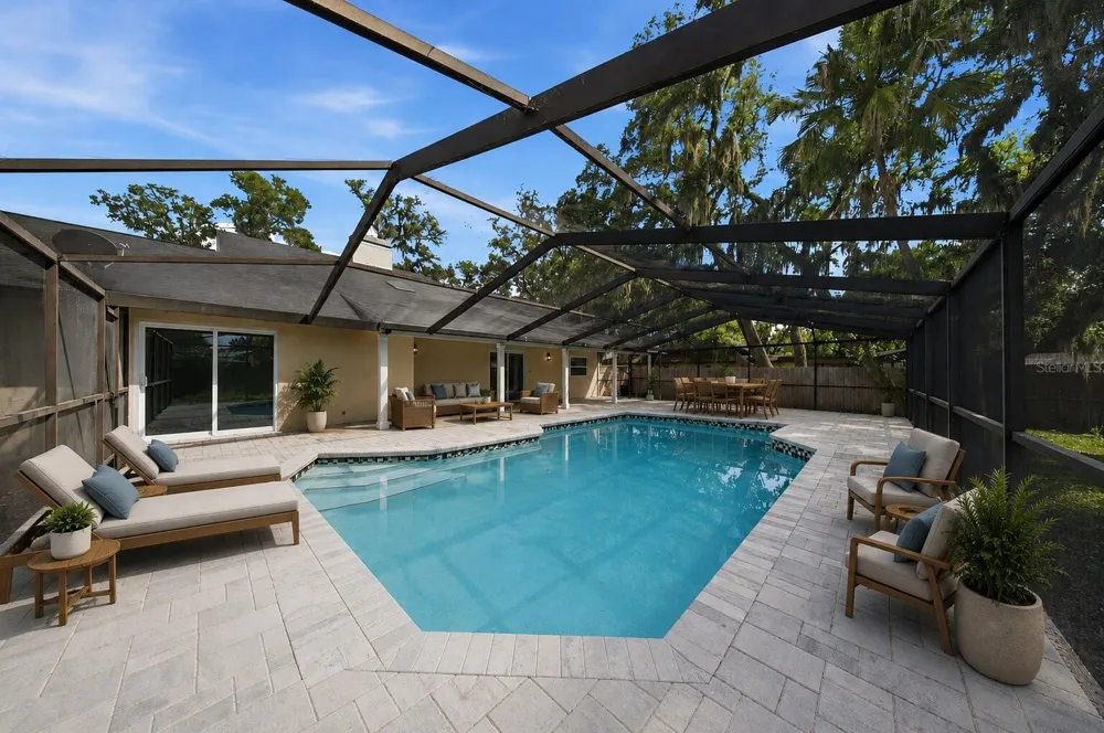 2104 DOEFIELD COURT Valrico, FL 33596