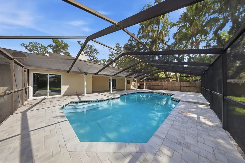 2104 DOEFIELD COURT Valrico, FL 33596