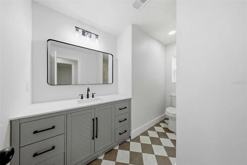 2104 DOEFIELD COURT Valrico, FL 33596