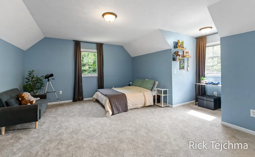 10345 Red Oak Ridge Howard City, MI 49329