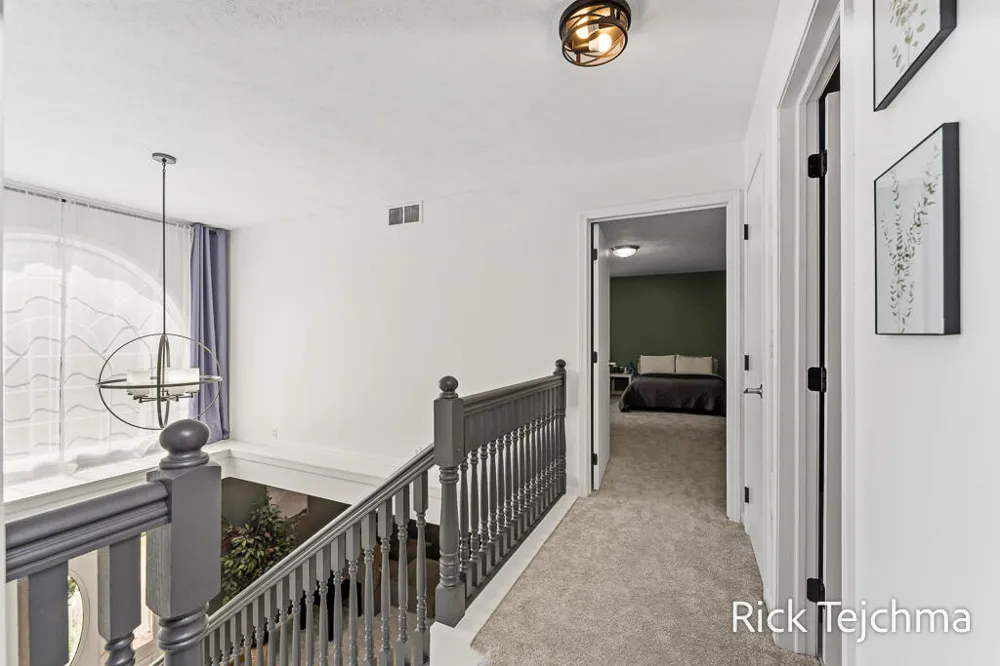 10345 Red Oak Ridge Howard City, MI 49329