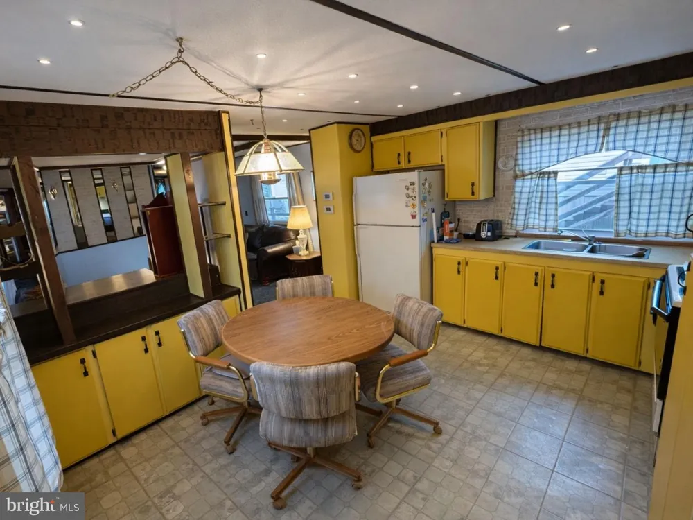 409 E MAIN STREET Mountville, PA 17554