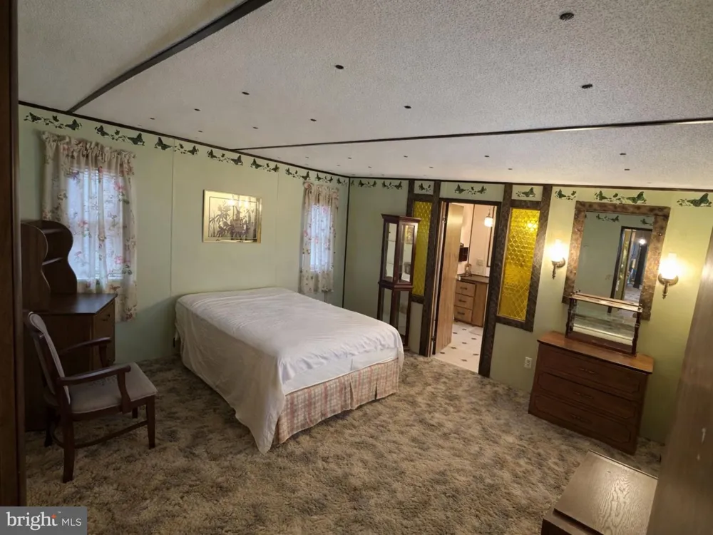 409 E MAIN STREET Mountville, PA 17554