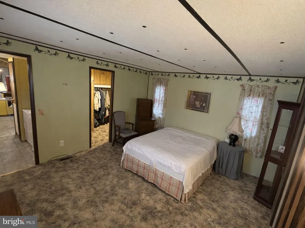 409 E MAIN STREET Mountville, PA 17554