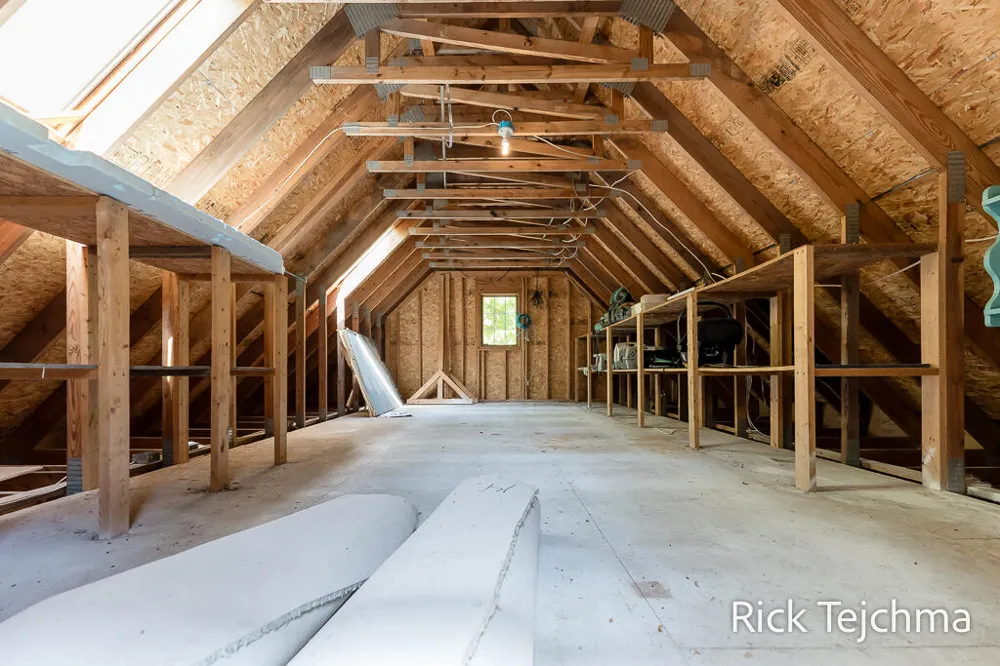 10345 Red Oak Ridge Reynolds Township, MI 49329