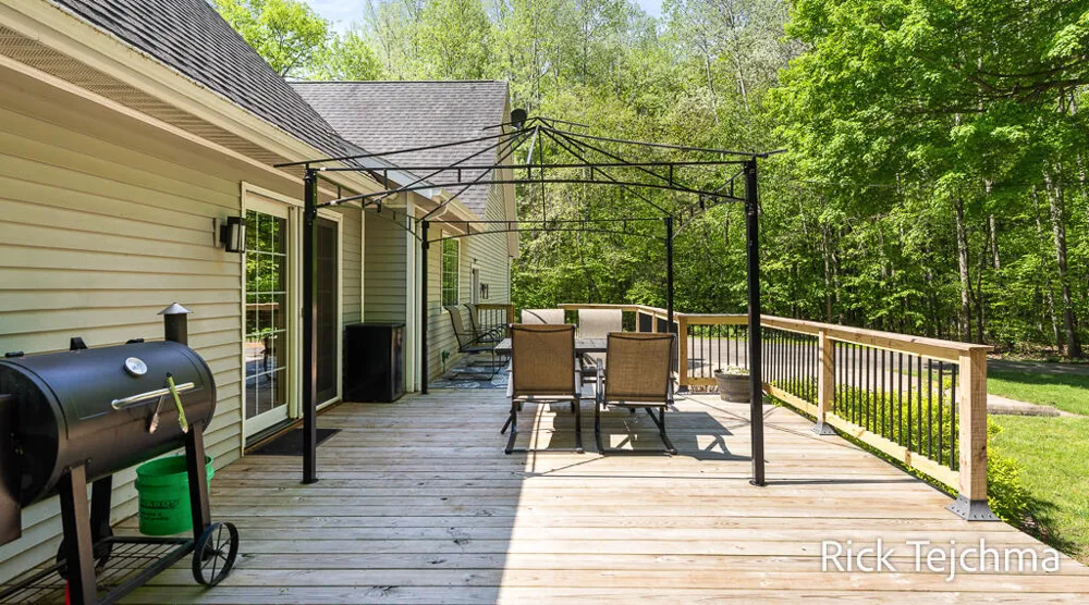 10345 Red Oak Ridge Reynolds Township, MI 49329