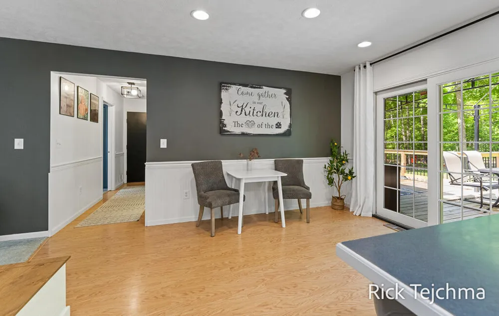 10345 Red Oak Ridge Reynolds Township, MI 49329